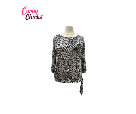 Black & White Modern Print Blouse – Chico’s (Size 3)
